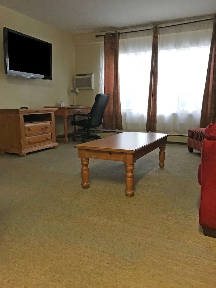 Suite, 2 Queen Beds, Non Smoking, Kitchen - Photo 10