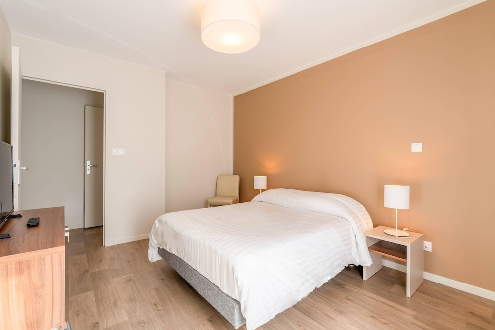 Suite, 2 Queen Beds, Non Smoking