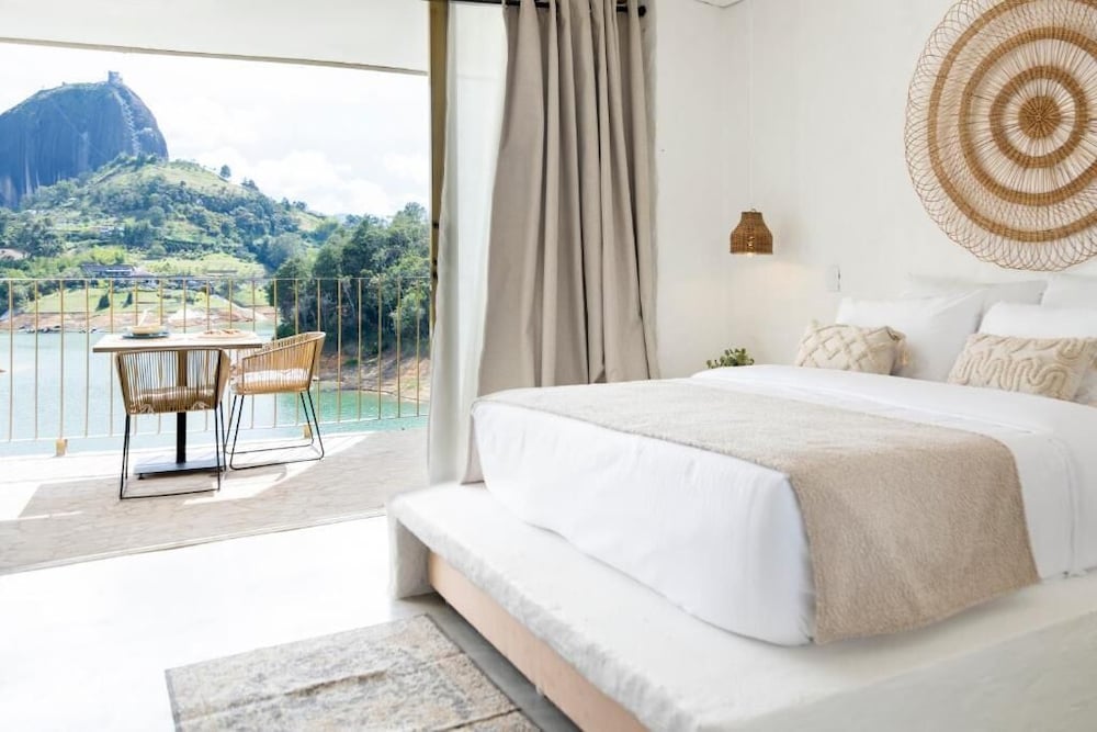 Deluxe Double Room, Balcony, Lake View