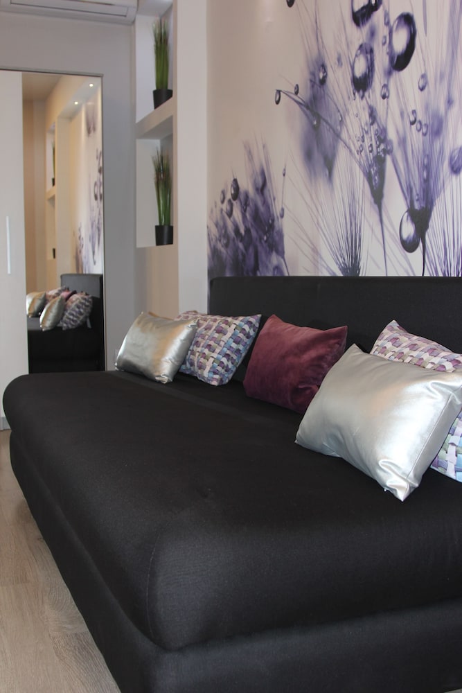 Apartment photo 2