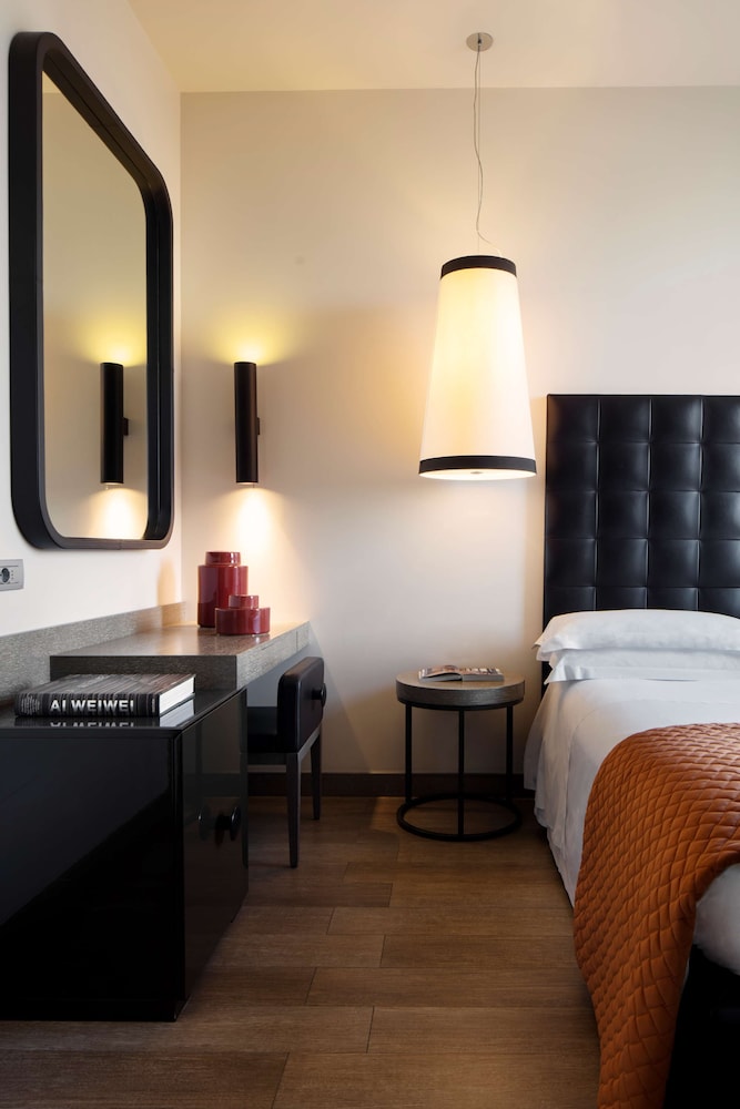 Superior Double or Twin Room photo 3