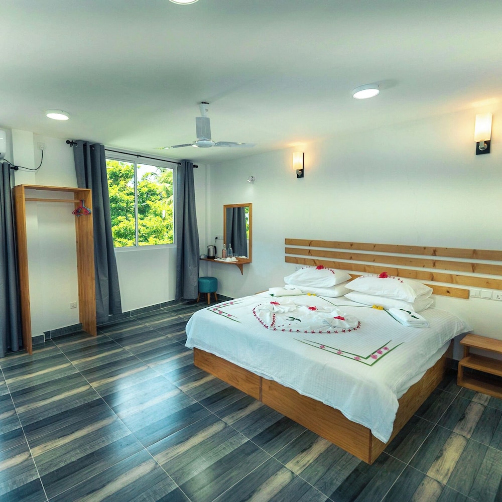 Deluxe Double Room, City View photo 3