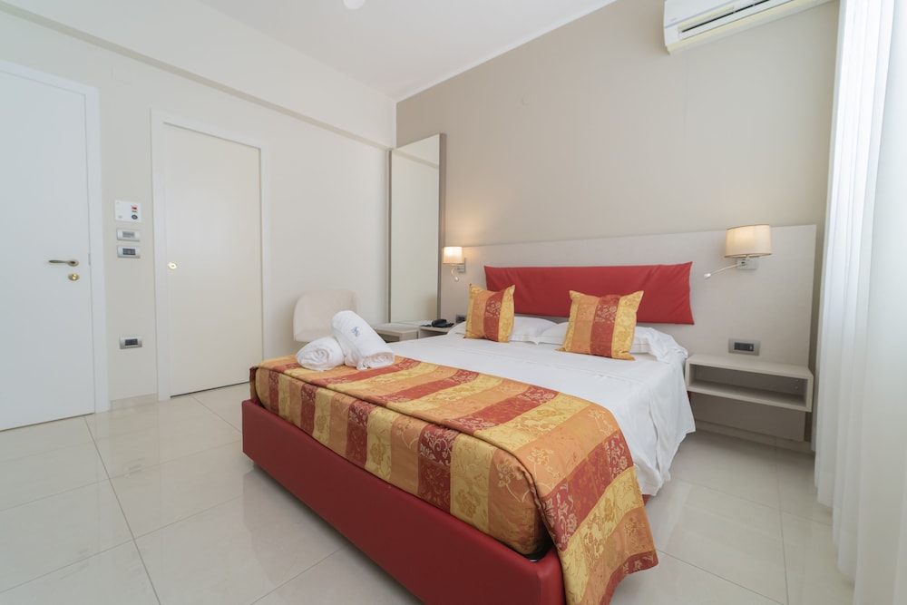 Standard Room - Photo 1