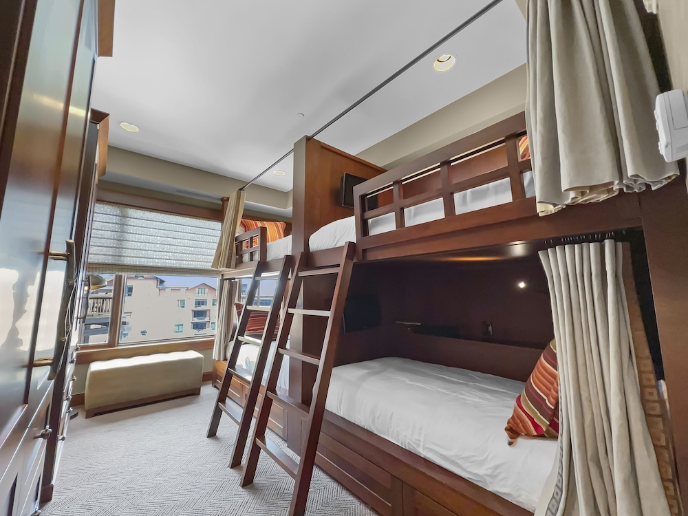 Condo, 3 Bedrooms