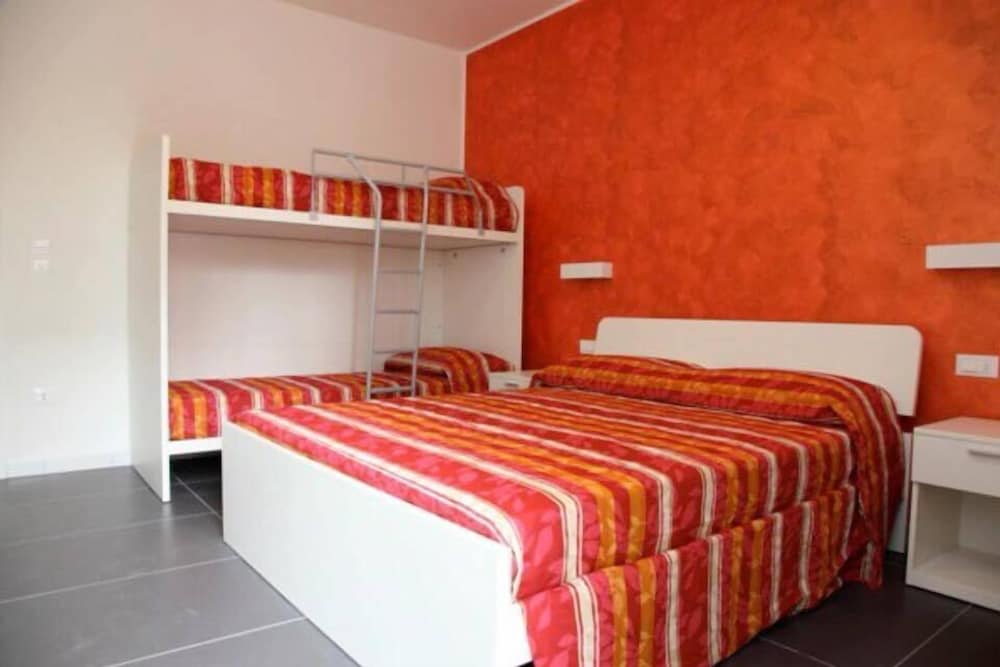 Quadruple Room (Marilyn Monroe)