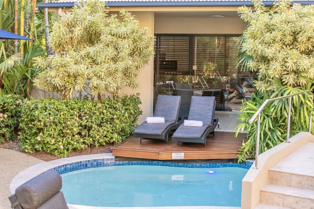 1 Bedroom Pool Entry - Photo 13