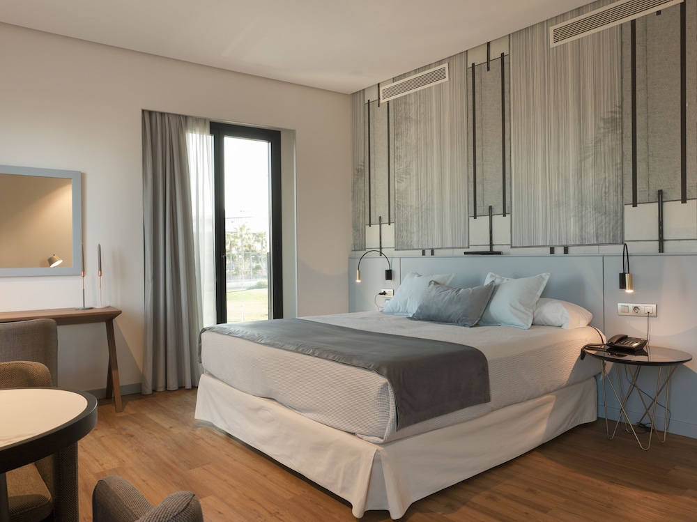 Family Suite, 1 Queen Bed with Sofa bed, Sea View