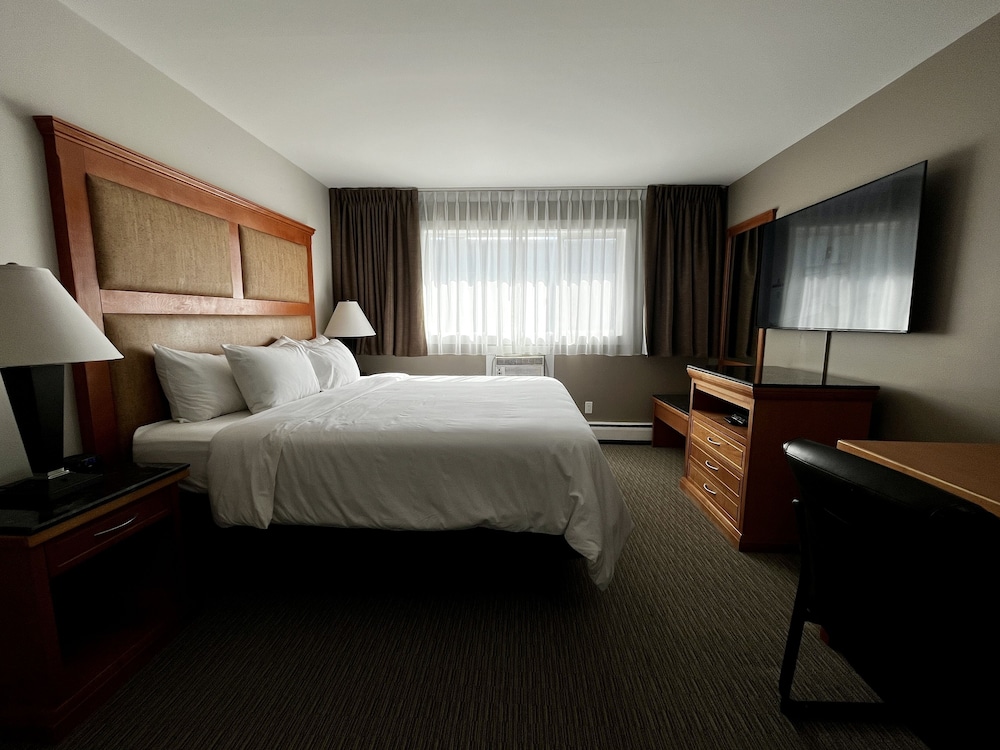 Kitchenette, 1 King Bed photo 2