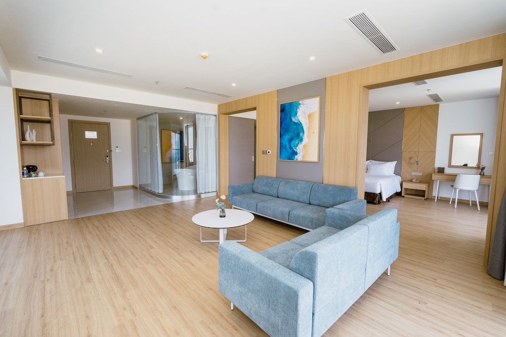Executive Suite, Ocean View - Photo 8