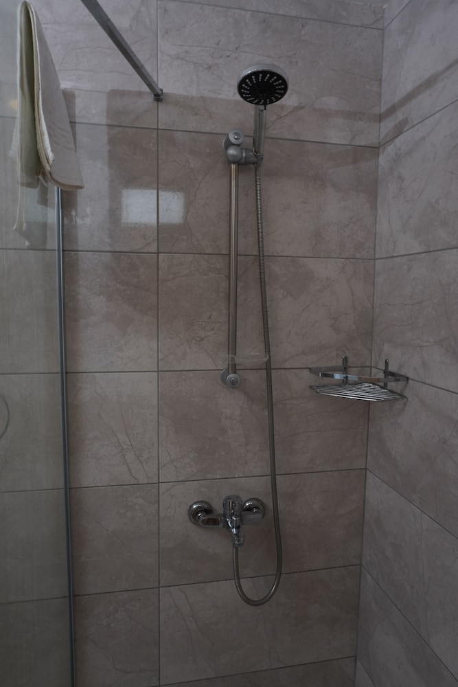 Deluxe Twin Room - Photo 12