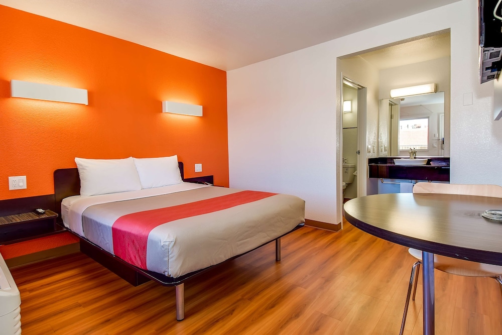 Standard Room, 1 Queen Bed, Accessible, Non Smoking photo 1