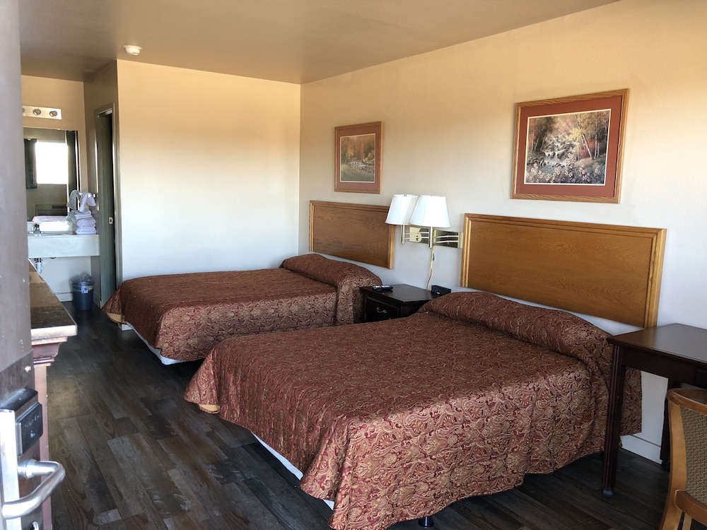 Basic Room, 2 Double Beds photo 1