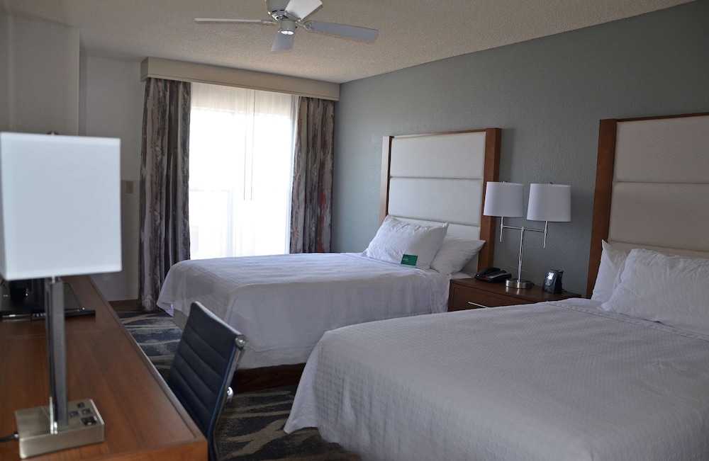 Suite, 2 Double Beds, Accessible, Non Smoking (Mobility & Hearing, Roll-In Shower) - Photo 4