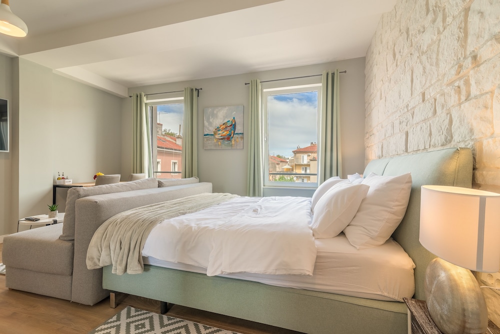Exclusive Studio Suite, City View