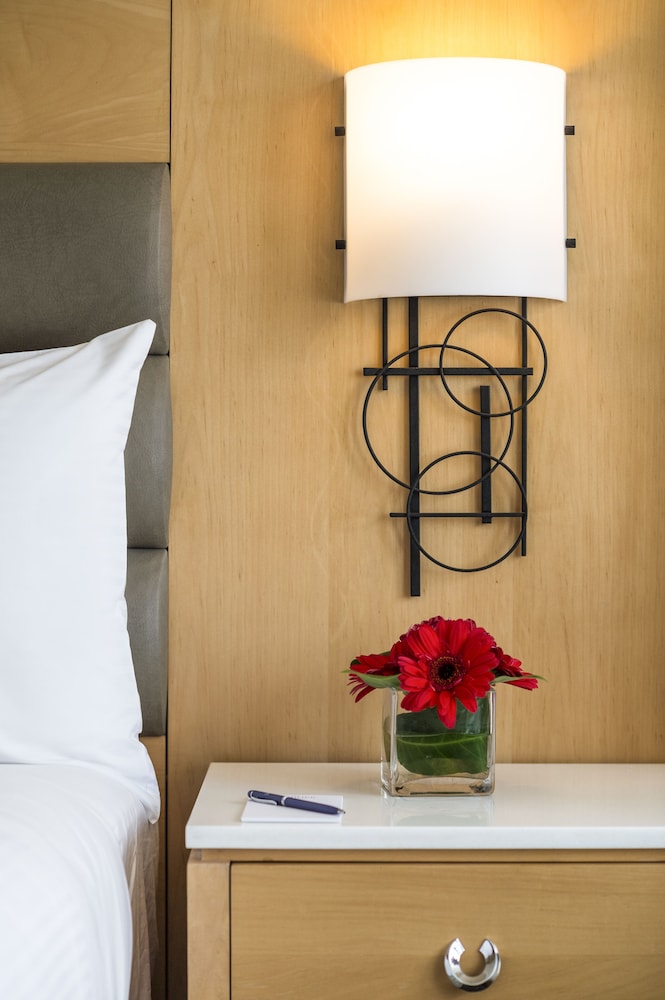 Executive Room, 1 King Bed, Balcony, City View - Photo 3