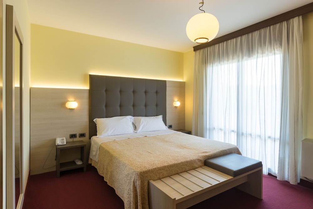 Deluxe Double Room - Photo 1