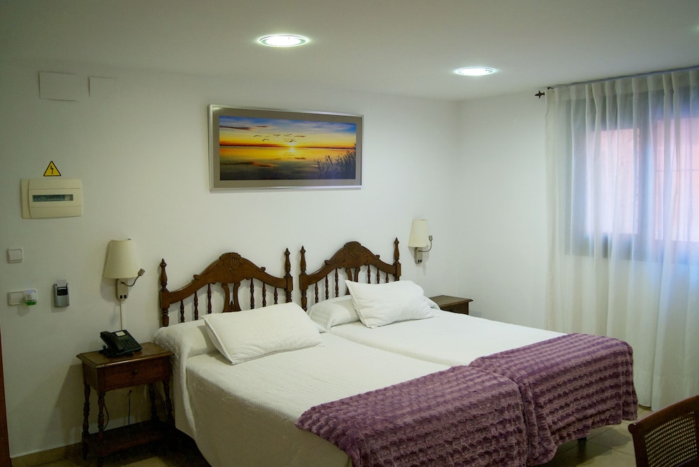 Economy Twin Room