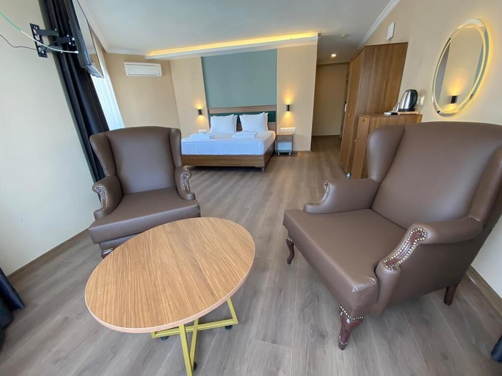 Deluxe Suite photo 1