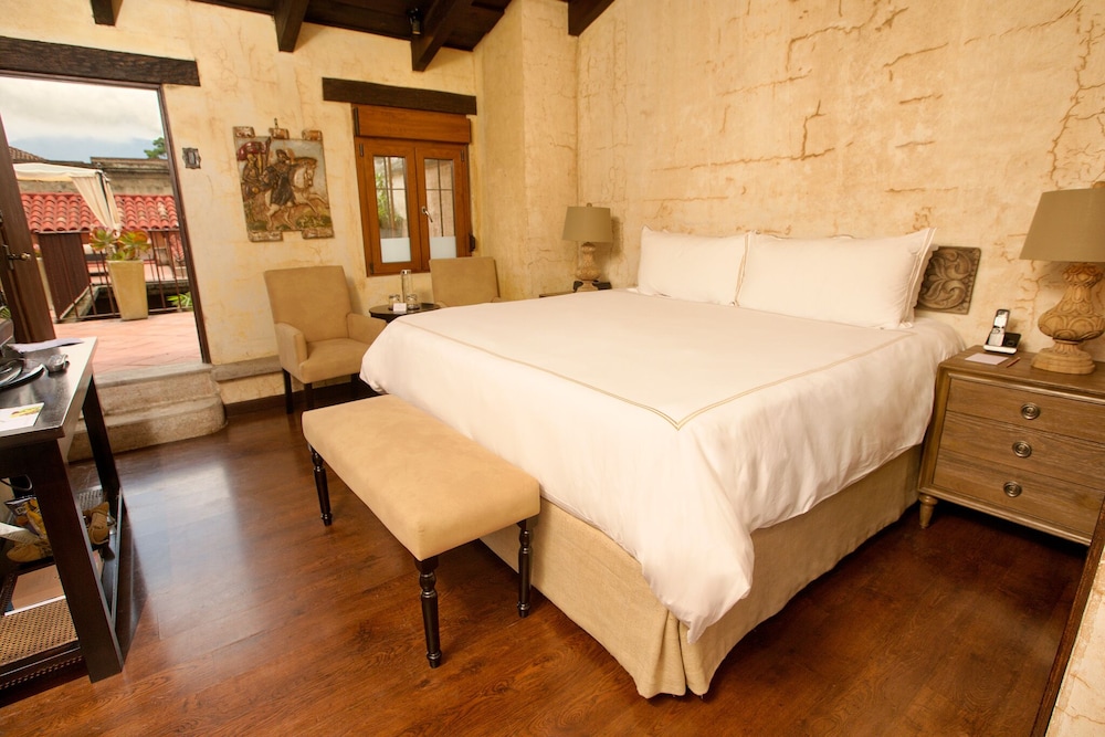 Superior Room, 1 King Bed, Balcony