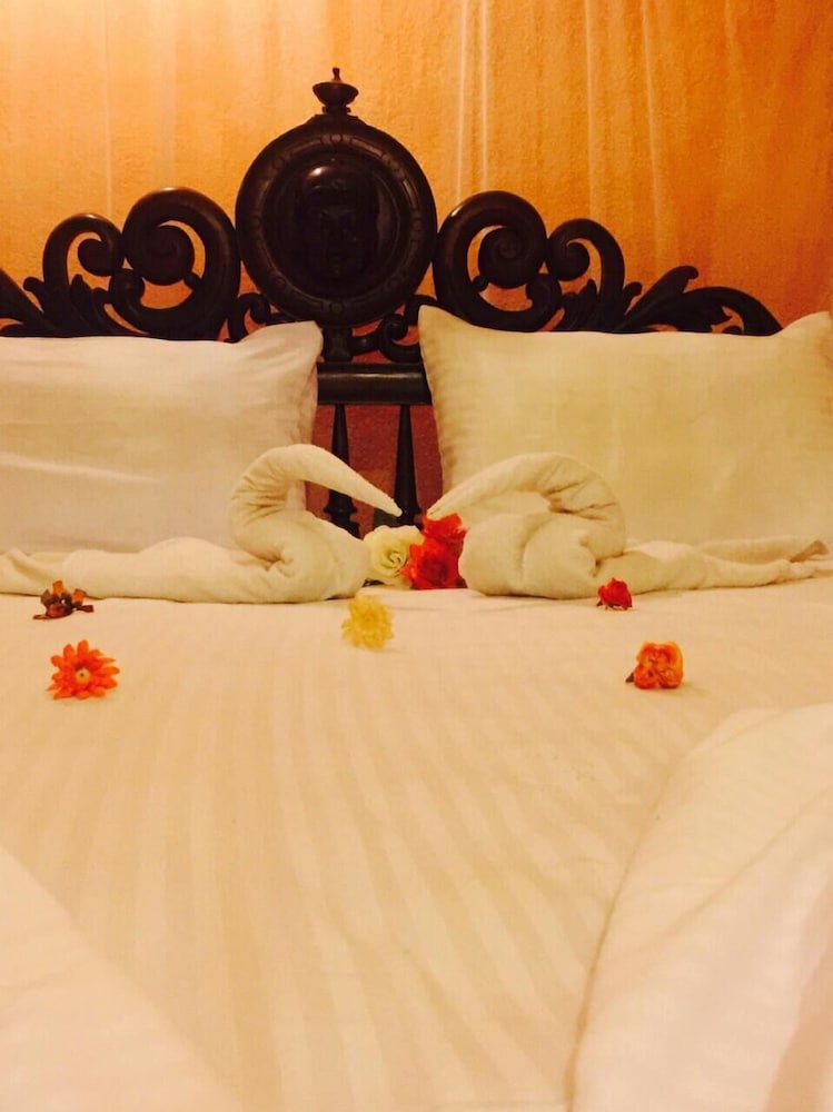 Romantic Double Room, 1 Bedroom, Smoking, Pool View photo 3