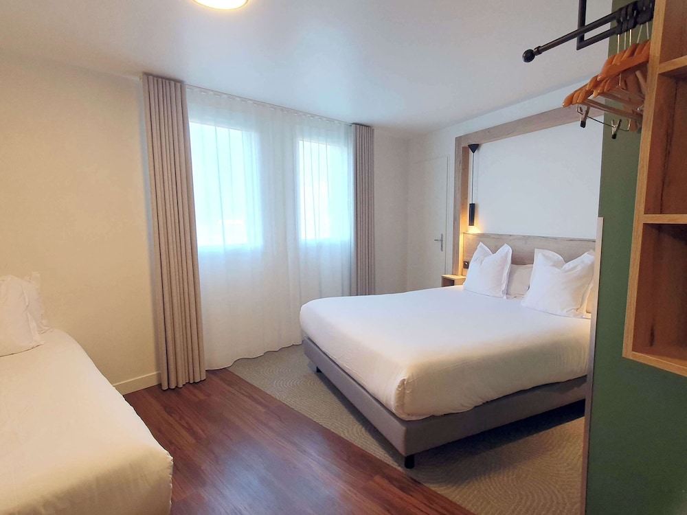 Family Room, Multiple Beds, Non Smoking (Shower Only) - Photo 1