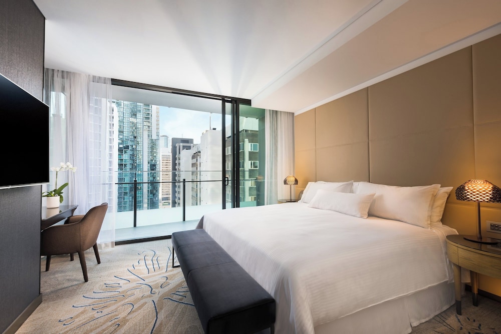 Premium Suite, 1 King Bed, City View (Balcony)