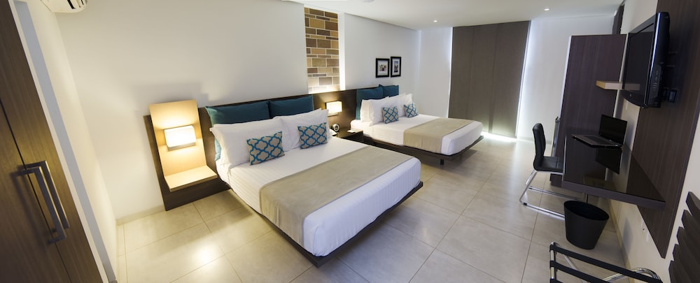 Junior Suite, 2 Double Beds photo 2