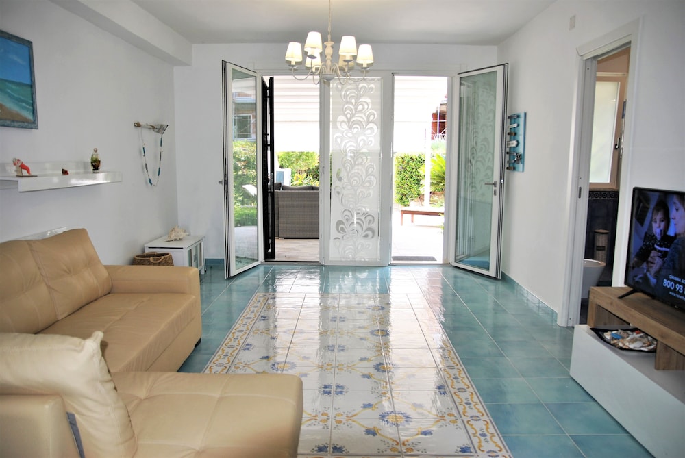 Villa, 3 Bedrooms, Smoking, Balcony photo 1
