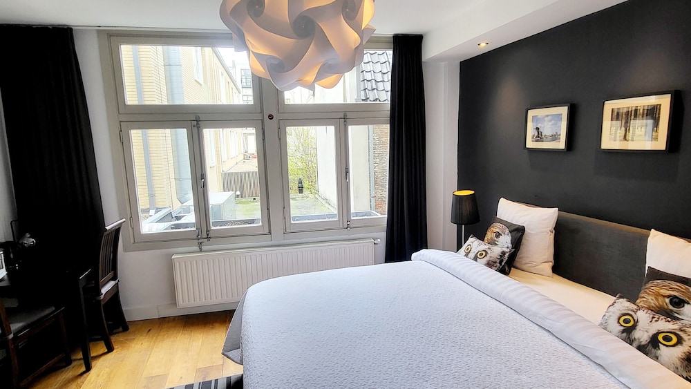 Deluxe Double Room, 1 King Bed photo 3