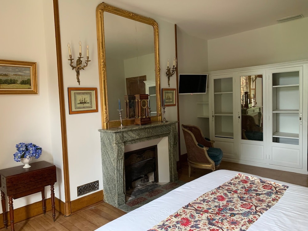 Family Suite, Ensuite, Park View (Jean Baptiste Vuillaume)