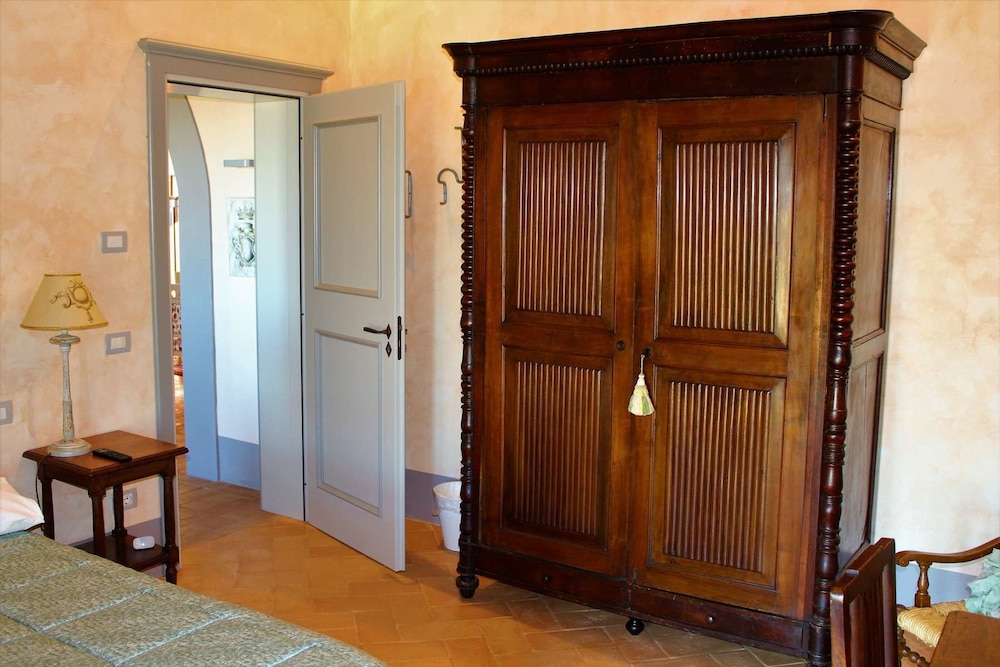 Double Room, Private Bathroom, Hill View photo 3