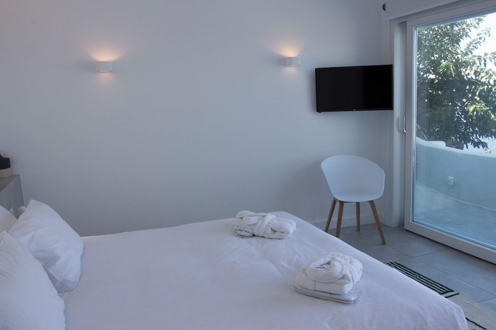 Suite, Pool View (Caldera View) - Photo 1