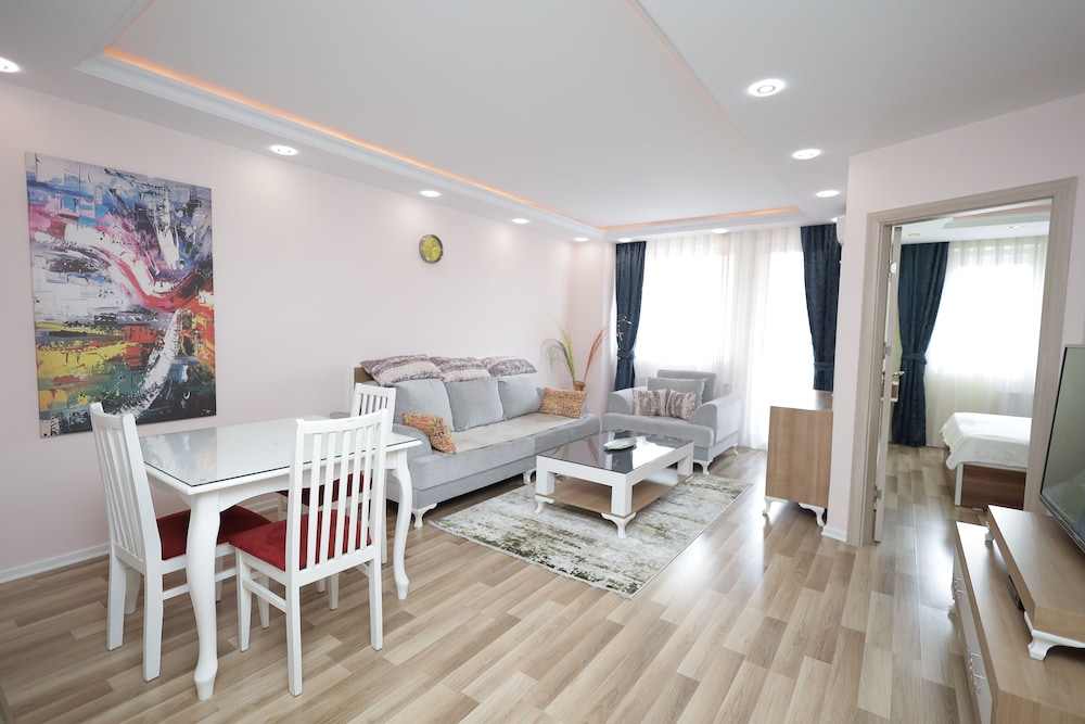 Deluxe Apartment photo 2