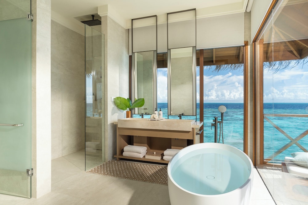 Two Bedroom Ocean Pavilion With Outdoor Pool - Photo 4