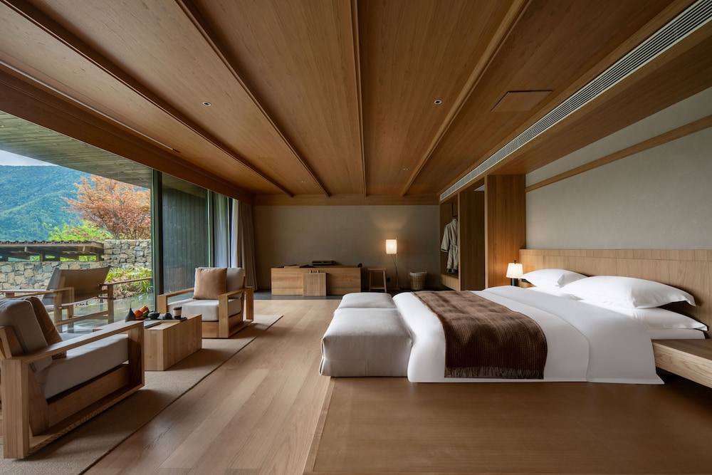 Elite Double Room, Balcony, Hill View