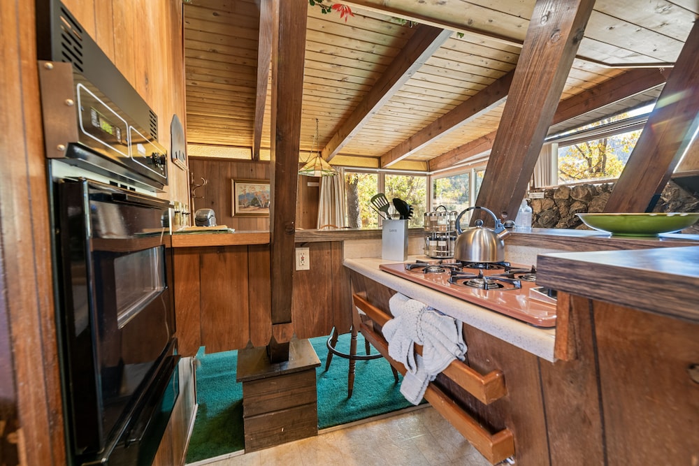 Basic Cabin photo 2