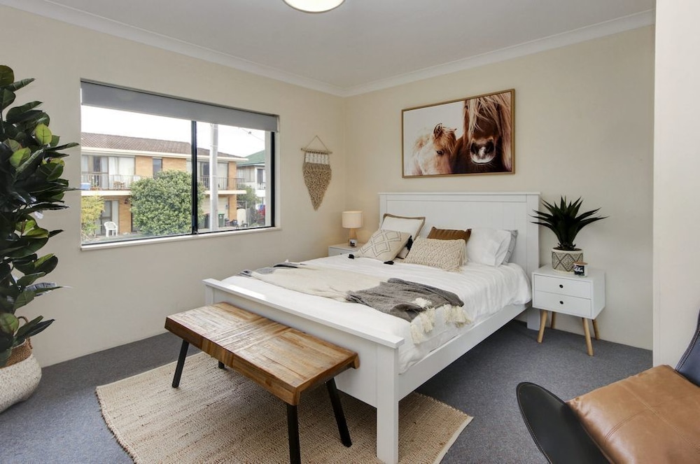 House, 2 Bedrooms photo 1