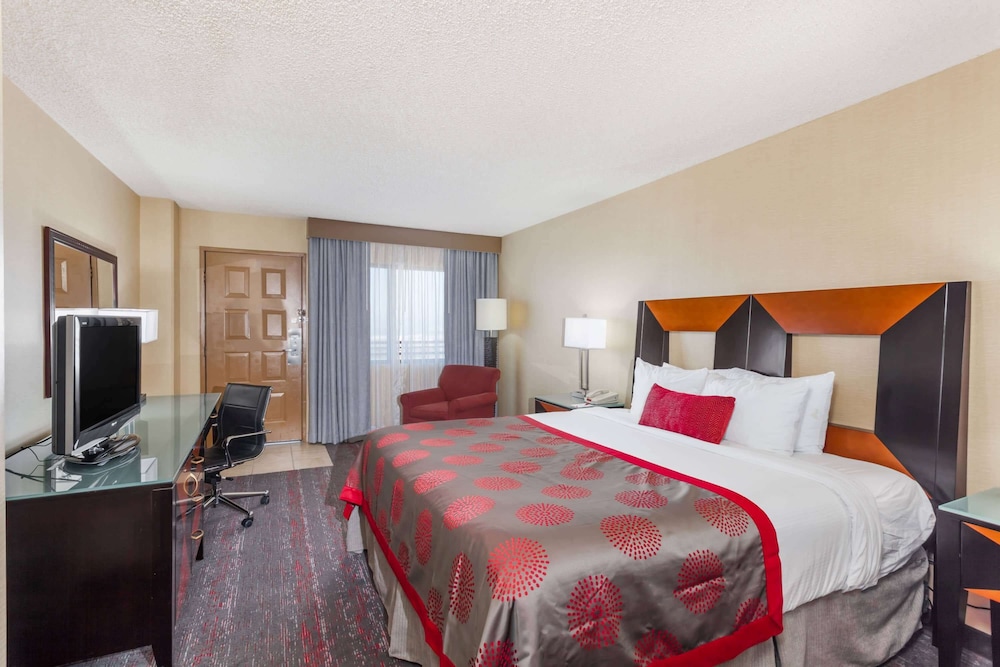 Room, 1 King Bed, Non Smoking, Bay View (Upper Floor) photo 1