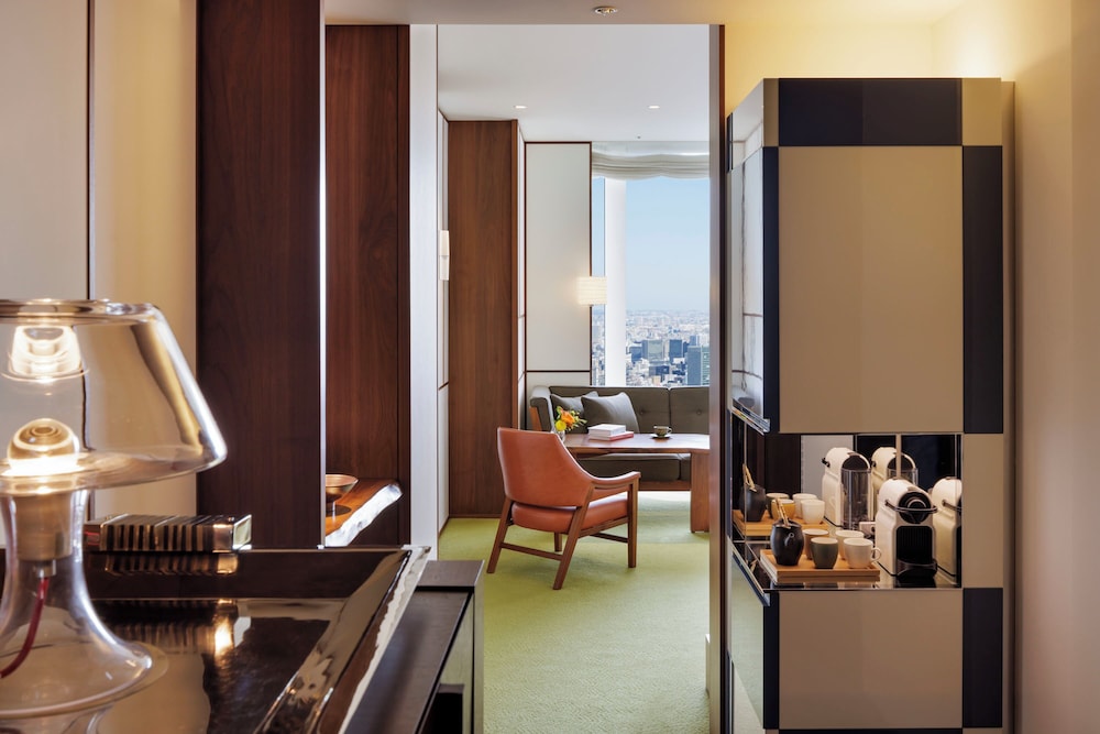 Room, 1 King Bed (Tower View)