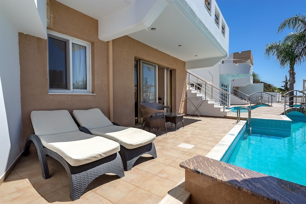 Grand Suite, Pool Access, Ground Floor (Adults Only) - Photo 3
