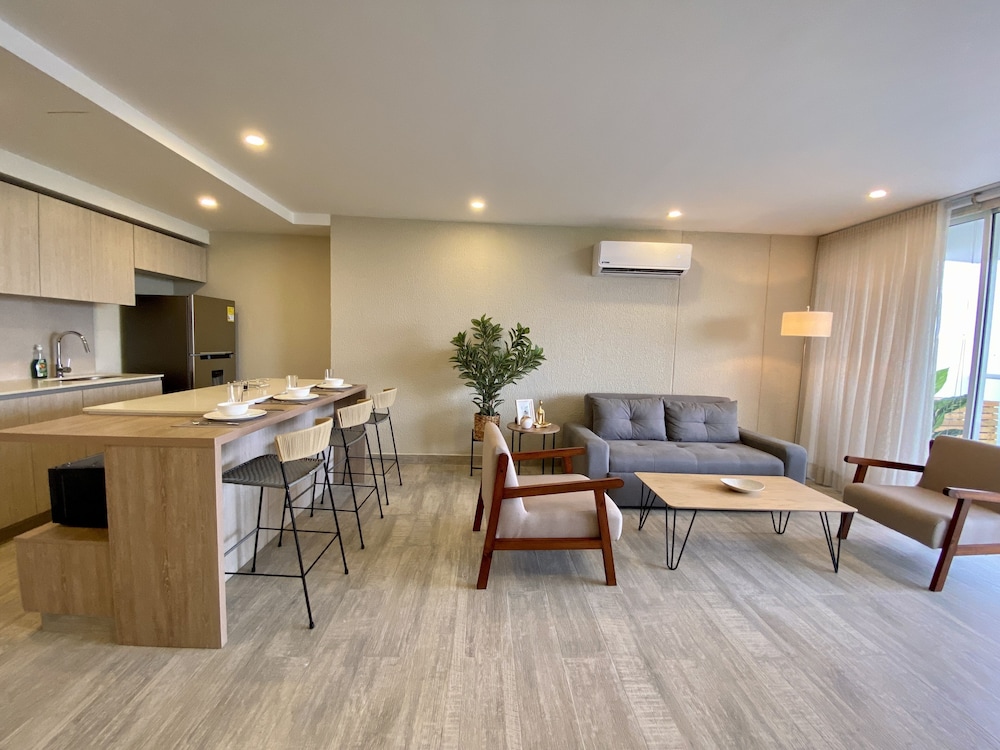 Apartment photo 2