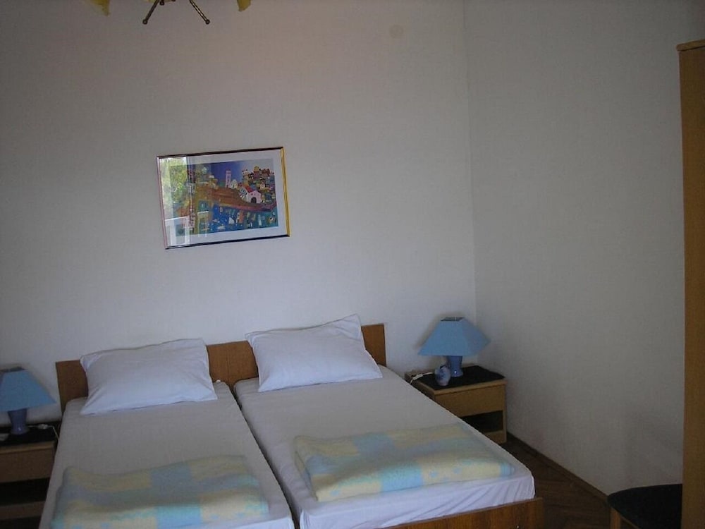 Apartment (Zelko - garden and barbecue - A2(2))
