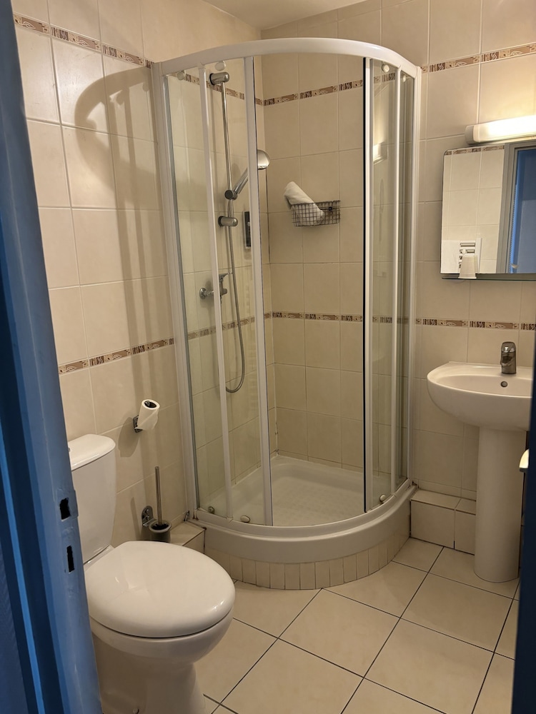 Standard Twin Room (Air conditioning) - Photo 3