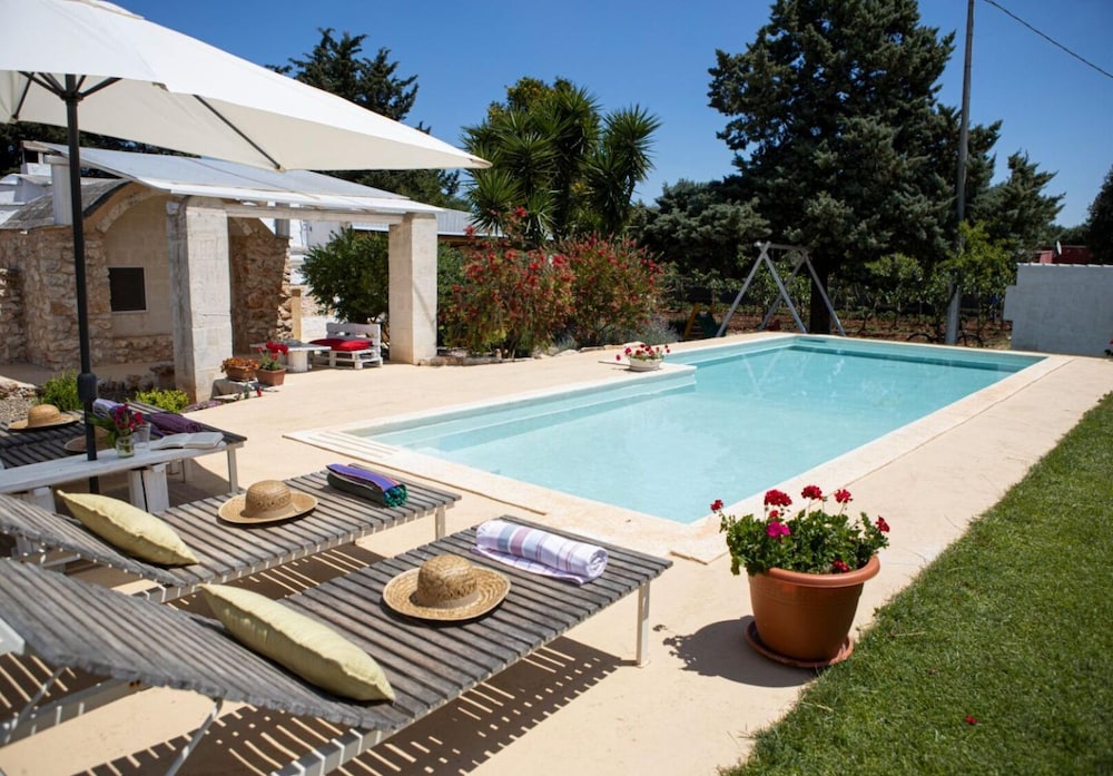 Villa photo 2