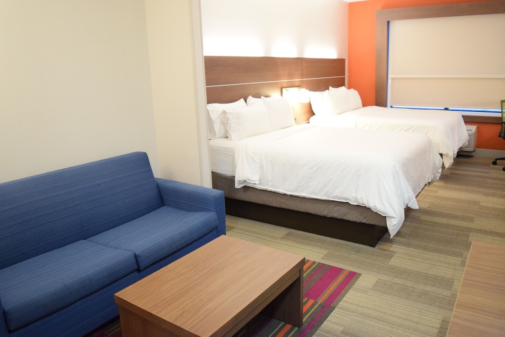 Suite, 2 Queen Beds (Additional Living Area), photo 6