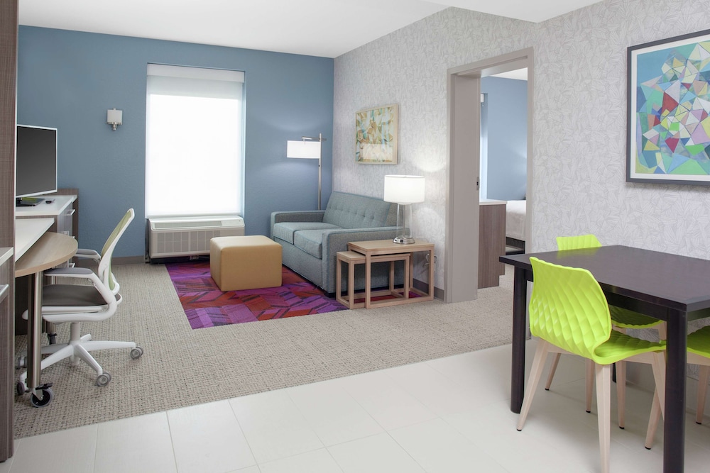 Suite, 1 King Bed, Accessible (Mobility & Hearing, Roll-in Shower)