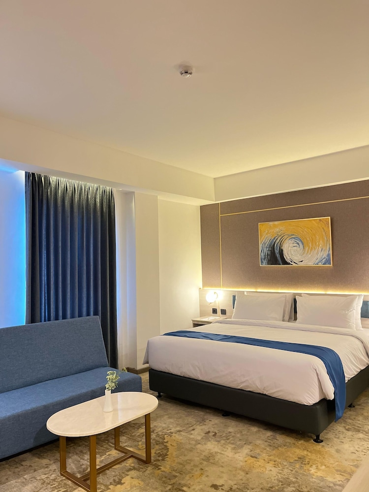 Premier Suite, City View