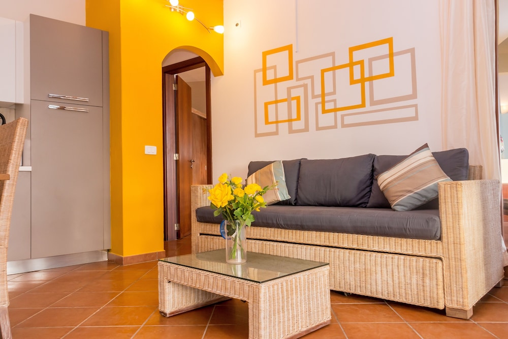 Apartment, 2 Bedrooms, Beach View, Ground Floor photo 1