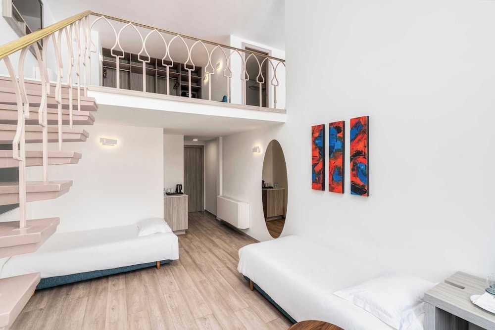 Family Duplex (Suite) - Photo 1