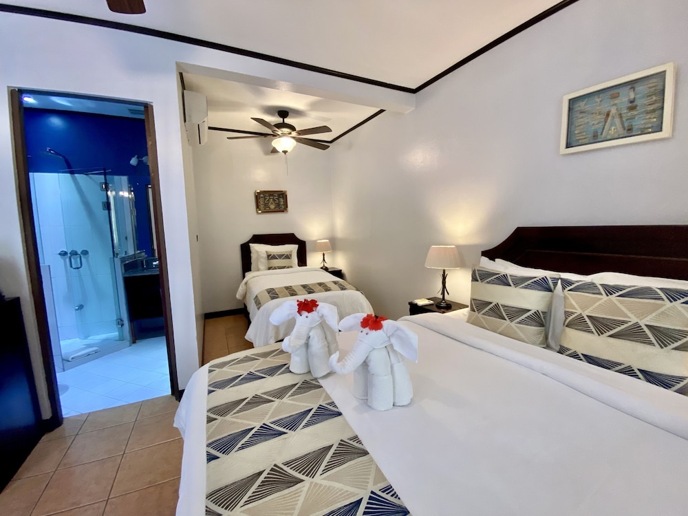 Basic Triple Room, Garden View photo 2